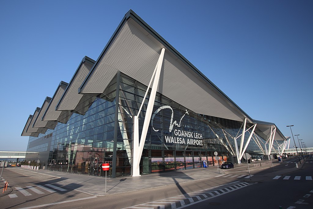 Transport fra Gdansk flyplass til sentrum (Buss, tog, taxi & Bolt)